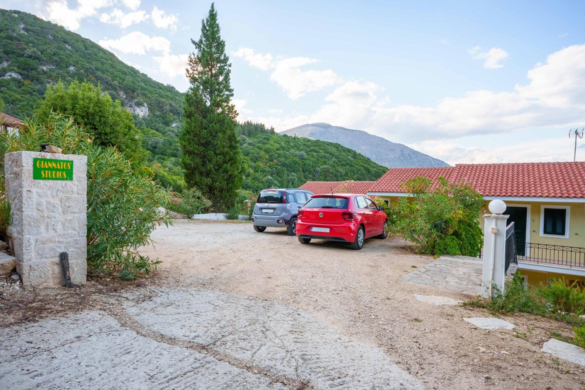 Giannatos' Studios - Makis Poros  Exteriör bild
